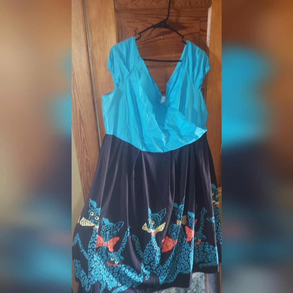 Swing dress cats